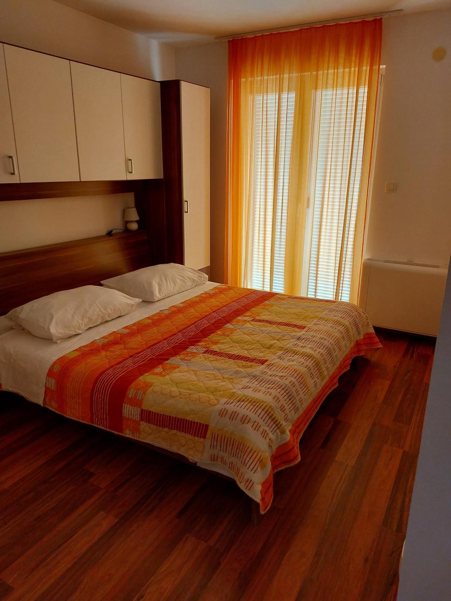 Apartments Palit Rab Town Eksteriør bilde