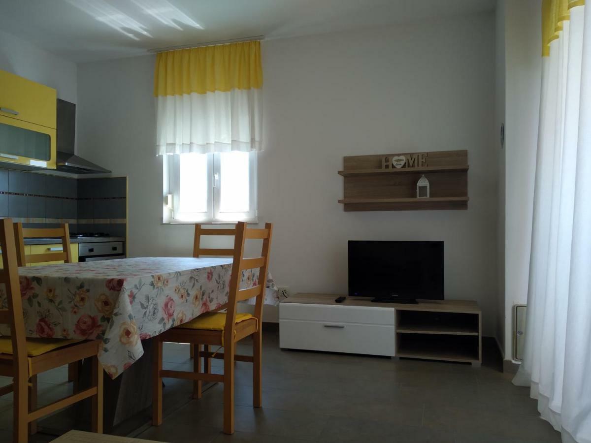Apartments Palit Rab Town Eksteriør bilde